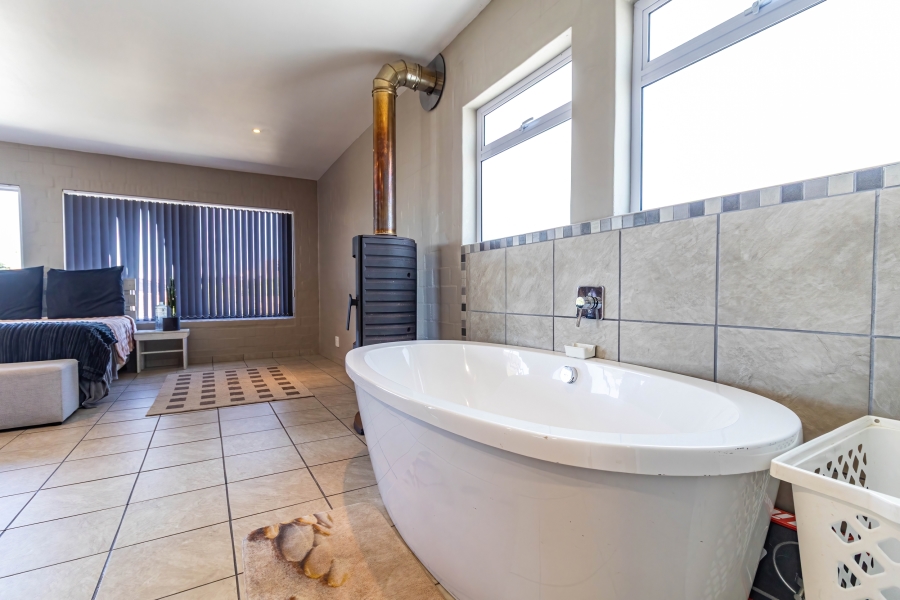 4 Bedroom Property for Sale in Yzerfontein Western Cape